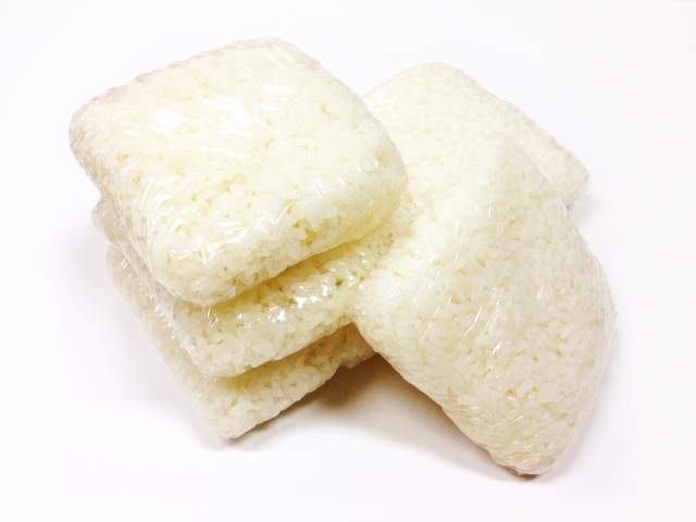 ラップに包んだ冷やご飯