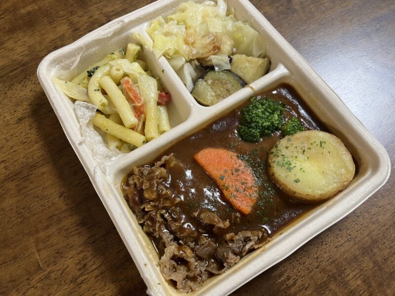 デリピックス：じっくり煮込んだビーフシチュー 赤ワイン仕立てを温めたあと